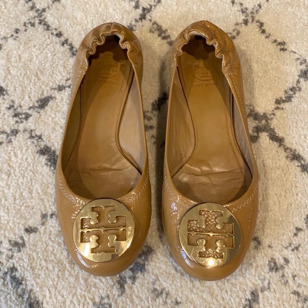 Tory Burch Reva Tumbled Patent Leather Ballerina Flat